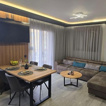 Luxury City Centre Appartment Iva Sliven Esterno foto