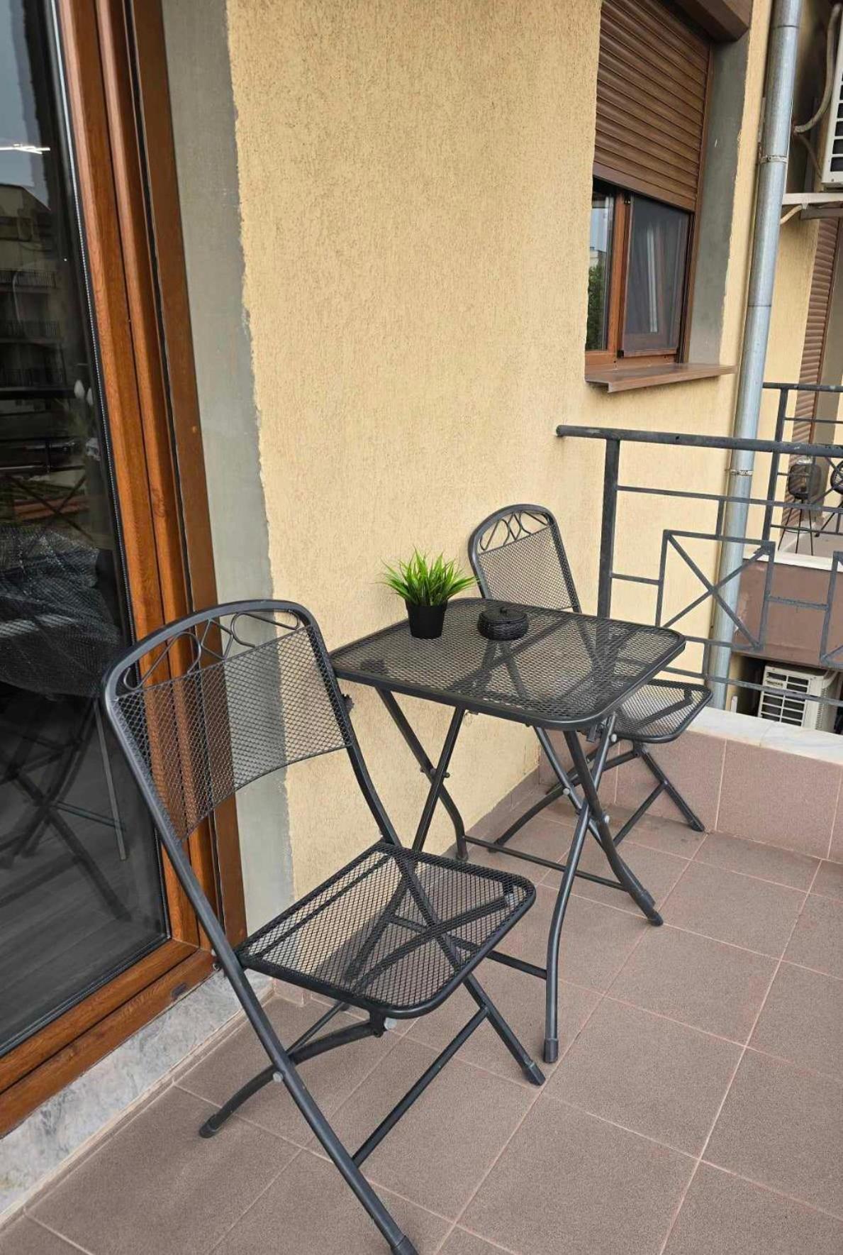 Luxury City Centre Appartment Iva Sliven Esterno foto